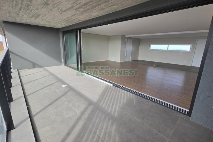 Apartamento com 191m², 3 dormitórios, 3 vagas, no bairro Panazzolo em Caxias do Sul para Comprar