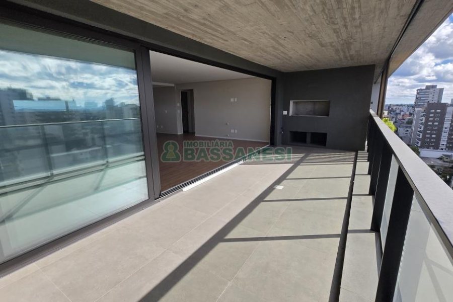 Apartamento com 191m², 3 dormitórios, 3 vagas, no bairro Panazzolo em Caxias do Sul para Comprar
