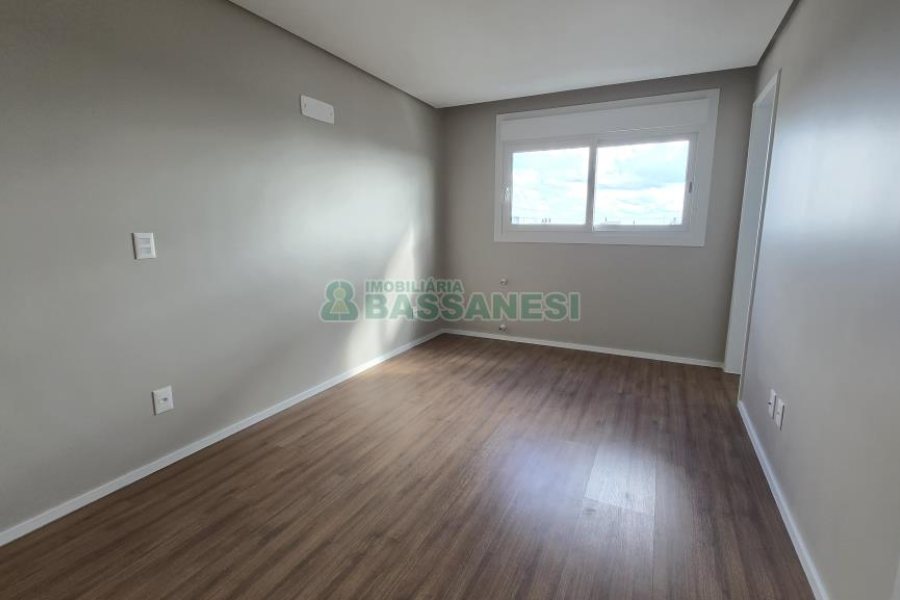 Apartamento com 191m², 3 dormitórios, 3 vagas, no bairro Panazzolo em Caxias do Sul para Comprar