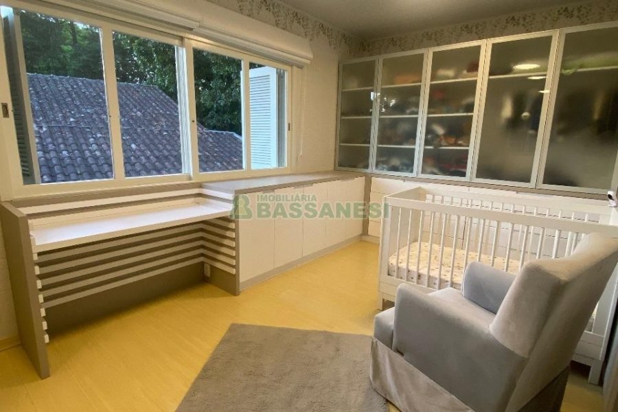 Sobrado com 127m², 3 dormitórios, 1 vaga, no bairro Santa Catarina em Caxias do Sul para Comprar