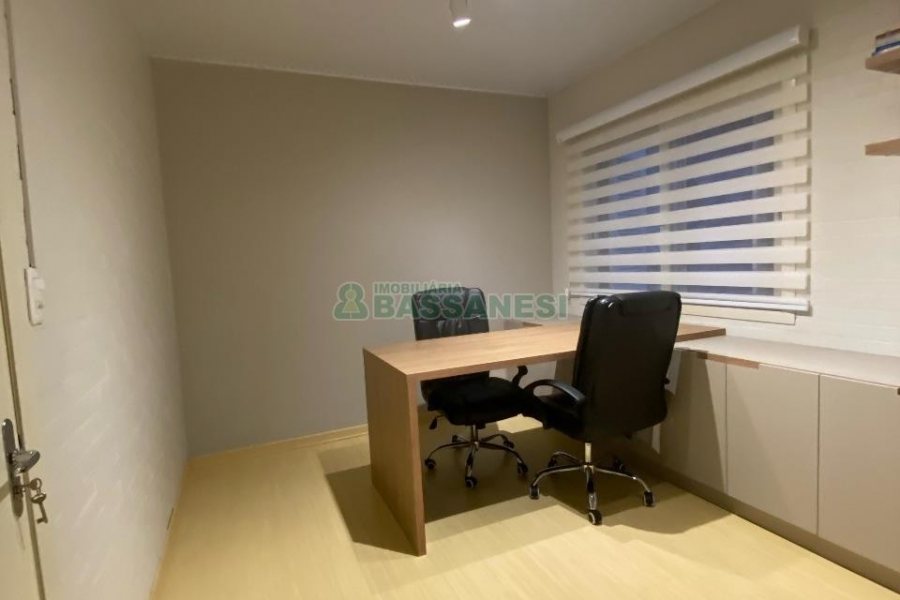 Sobrado com 127m², 3 dormitórios, 1 vaga, no bairro Santa Catarina em Caxias do Sul para Comprar