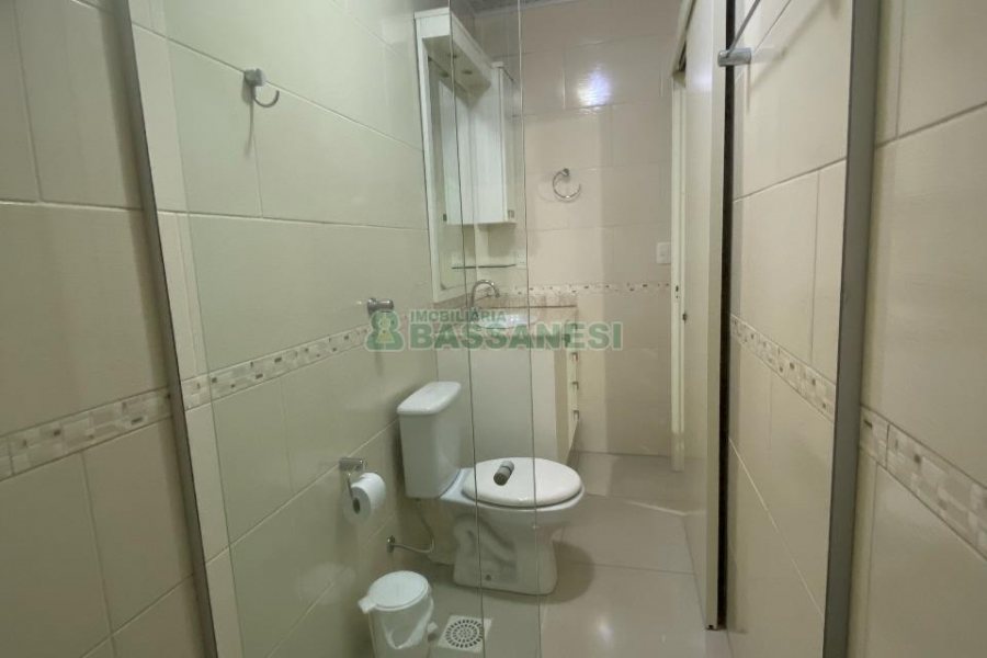 Sobrado com 127m², 3 dormitórios, 1 vaga, no bairro Santa Catarina em Caxias do Sul para Comprar