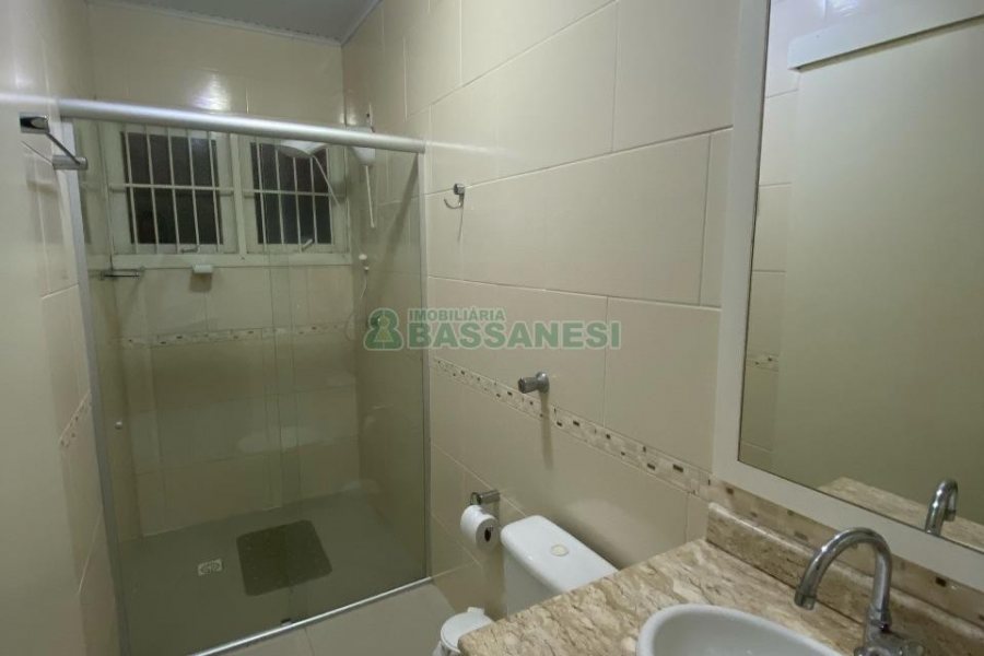 Sobrado com 127m², 3 dormitórios, 1 vaga, no bairro Santa Catarina em Caxias do Sul para Comprar
