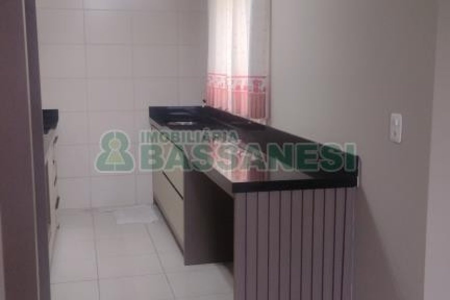 Apartamento com 47m², 2 dormitórios, 1 vaga, no bairro Desvio Rizzo em Caxias do Sul para Comprar