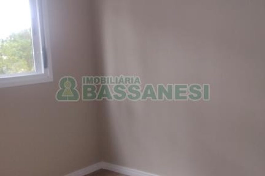 Apartamento com 47m², 2 dormitórios, 1 vaga, no bairro Desvio Rizzo em Caxias do Sul para Comprar