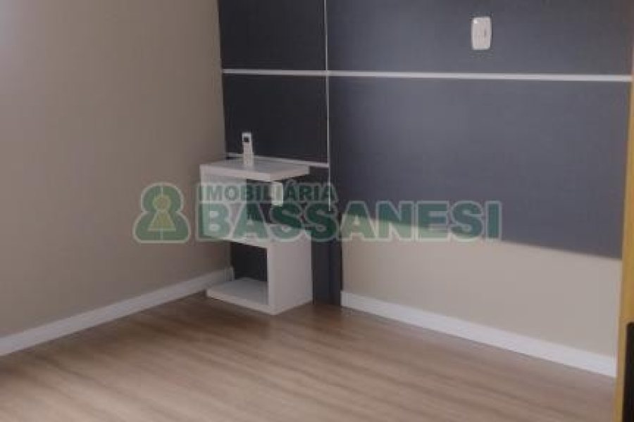 Apartamento com 47m², 2 dormitórios, 1 vaga, no bairro Desvio Rizzo em Caxias do Sul para Comprar