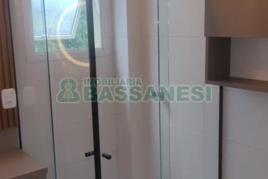 Apartamento com 47m², 2 dormitórios, 1 vaga, no bairro Desvio Rizzo em Caxias do Sul para Comprar