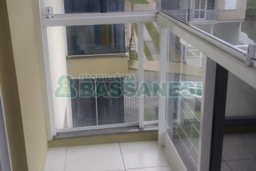 Apartamento com 47m², 2 dormitórios, 1 vaga, no bairro Desvio Rizzo em Caxias do Sul para Comprar