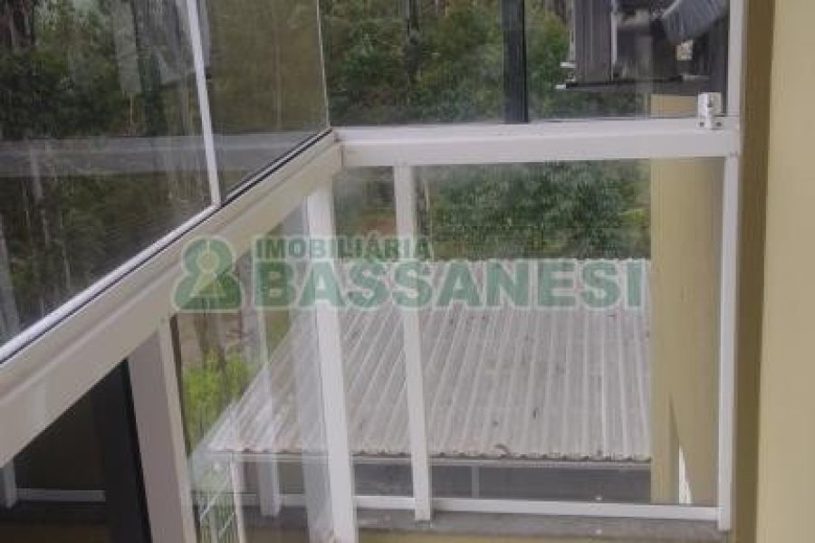 Apartamento com 47m², 2 dormitórios, 1 vaga, no bairro Desvio Rizzo em Caxias do Sul para Comprar