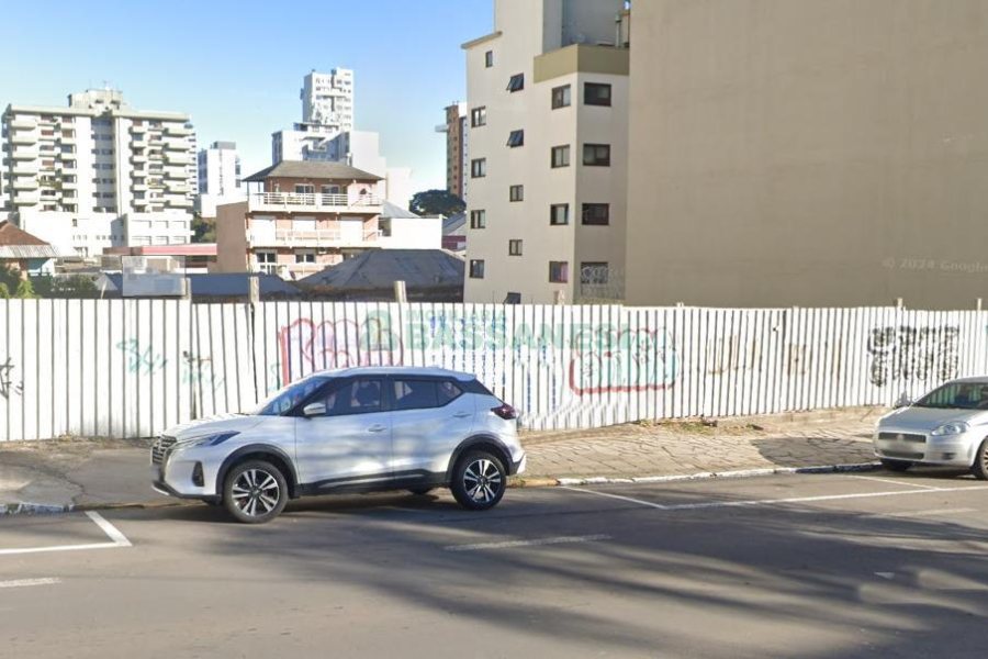 Terreno com 1100m², no bairro Nossa Senhora de Lourdes em Caxias do Sul para Comprar