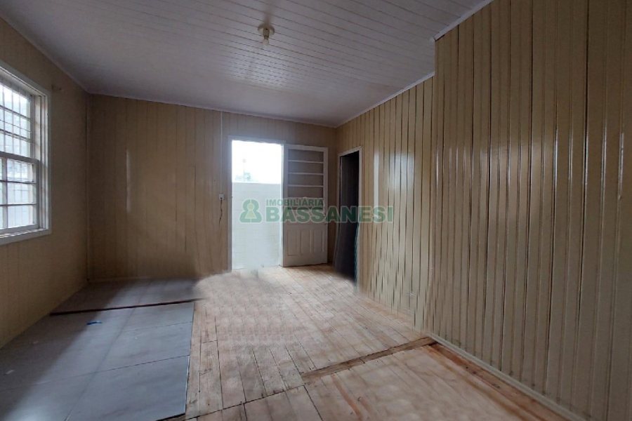 Casa Comercial com 100m², 3 dormitórios, no bairro Rio Branco em Caxias do Sul para Alugar