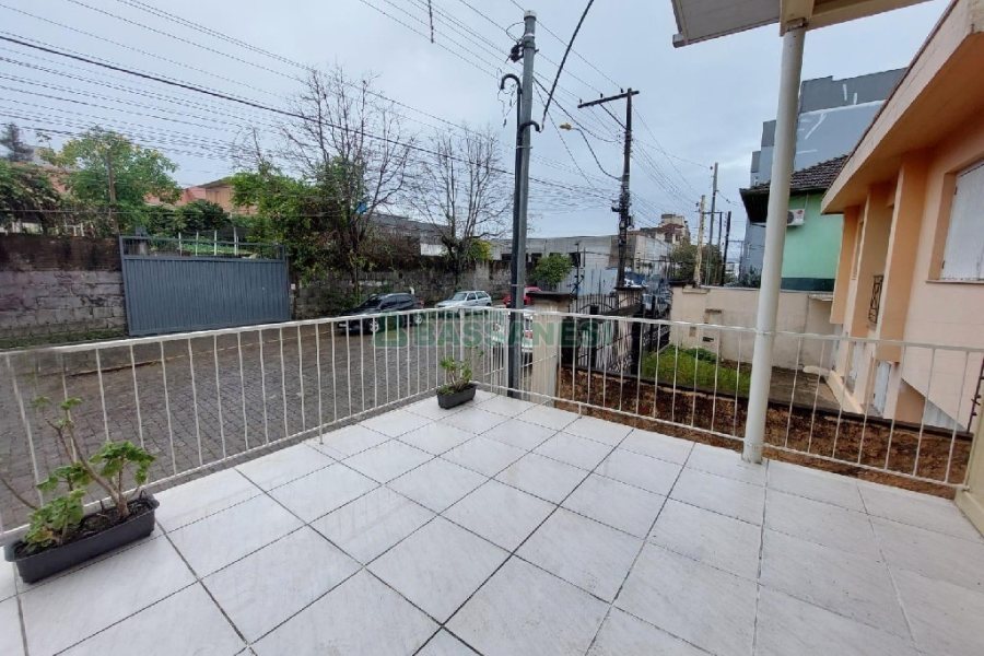 Casa Comercial com 100m², 3 dormitórios, no bairro Rio Branco em Caxias do Sul para Alugar