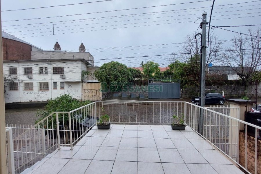 Casa Comercial com 100m², 3 dormitórios, no bairro Rio Branco em Caxias do Sul para Alugar