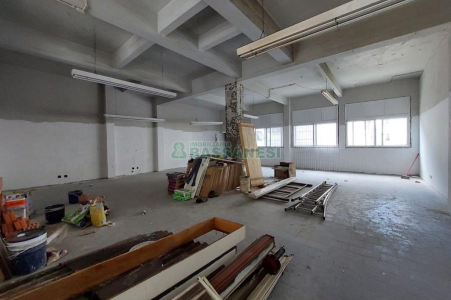 Loja com 157m², no bairro Pio X em Caxias do Sul para Alugar