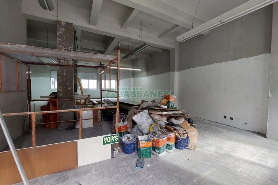 Loja com 157m², no bairro Pio X em Caxias do Sul para Alugar
