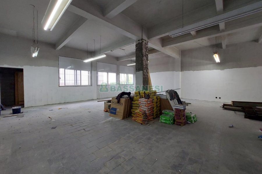 Loja com 157m², no bairro Pio X em Caxias do Sul para Alugar