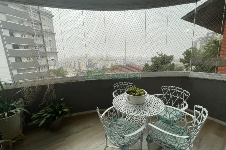 Apartamento com 95m², 2 dormitórios, 1 vaga, no bairro Jardim América em Caxias do Sul para Comprar