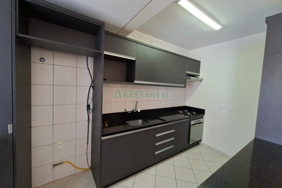 Apto Mobiliado com 48m², 1 dormitório, 1 vaga, no bairro Centro em Caxias do Sul para Alugar