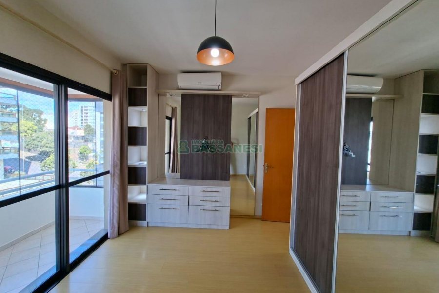 Apto Mobiliado com 48m², 1 dormitório, 1 vaga, no bairro Centro em Caxias do Sul para Alugar