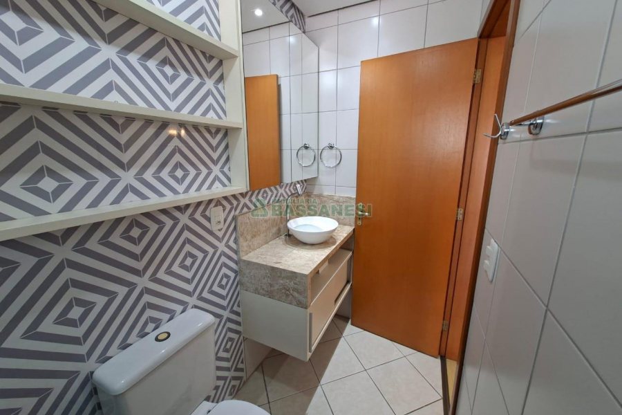 Apto Mobiliado com 48m², 1 dormitório, 1 vaga, no bairro Centro em Caxias do Sul para Alugar