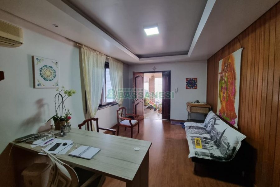 Casa com 263m², no bairro São Pelegrino em Caxias do Sul para Comprar