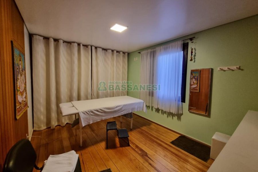 Casa com 263m², no bairro São Pelegrino em Caxias do Sul para Comprar