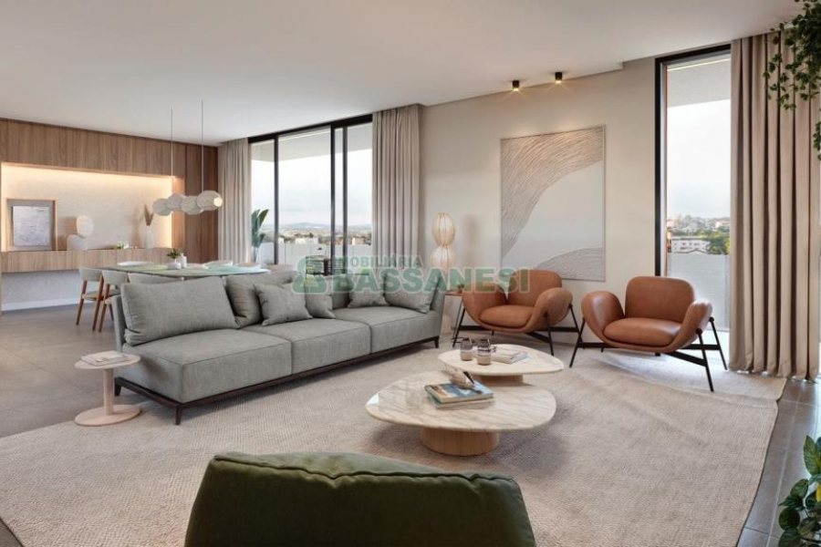 Casa com 369m², 3 dormitórios, 4 vagas, no bairro Interlagos em Caxias do Sul para Comprar