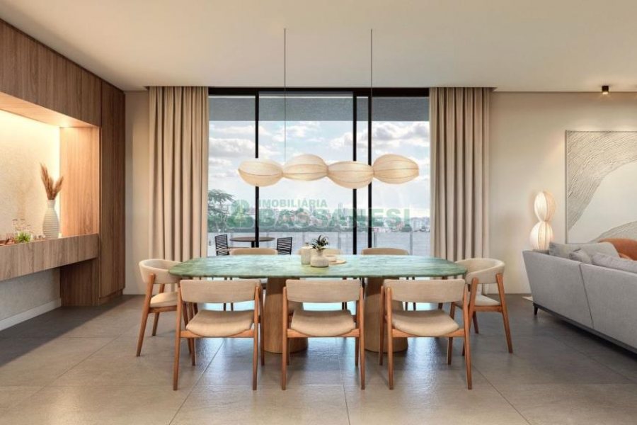 Casa com 369m², 3 dormitórios, 4 vagas, no bairro Interlagos em Caxias do Sul para Comprar