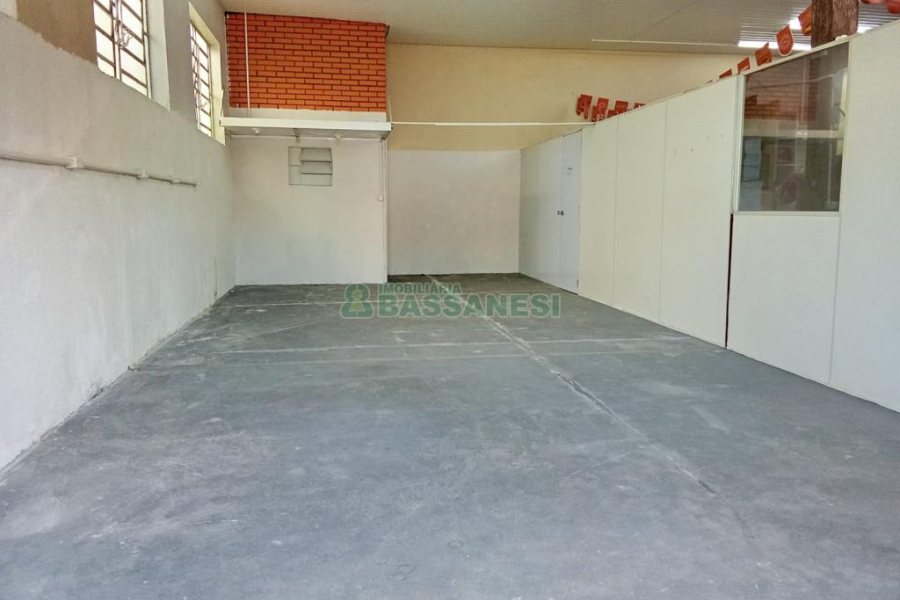 Loja com 55m², no bairro Cristo Redentor em Caxias do Sul para Alugar