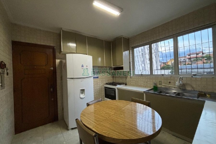 Apto Mobiliado com 136m², 3 dormitórios, 1 vaga, no bairro Exposição em Caxias do Sul para Comprar