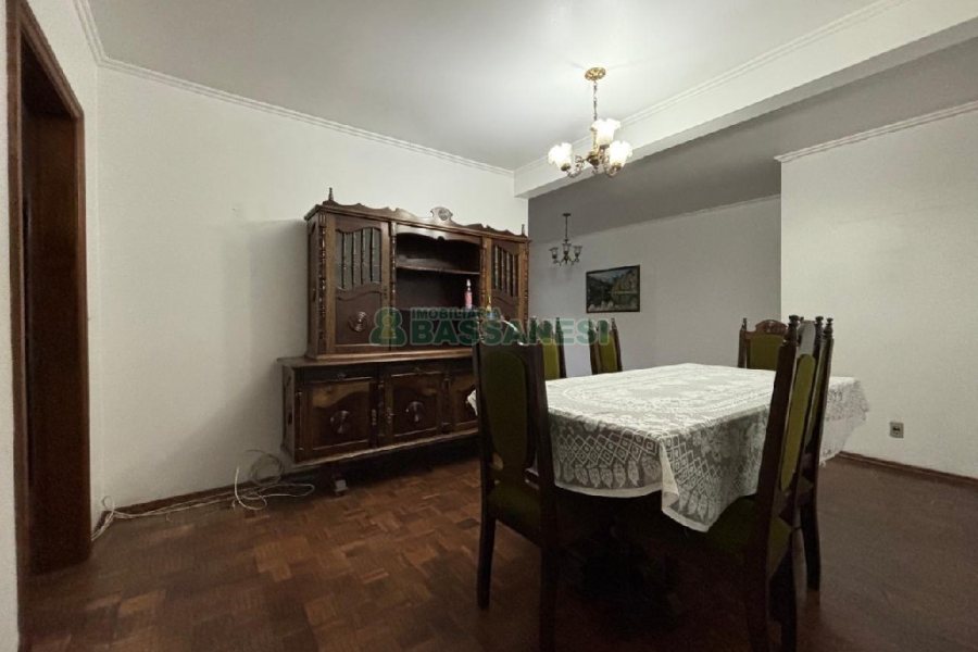 Apto Mobiliado com 136m², 3 dormitórios, 1 vaga, no bairro Exposição em Caxias do Sul para Comprar