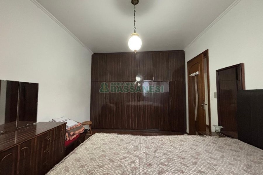 Apto Mobiliado com 136m², 3 dormitórios, 1 vaga, no bairro Exposição em Caxias do Sul para Comprar