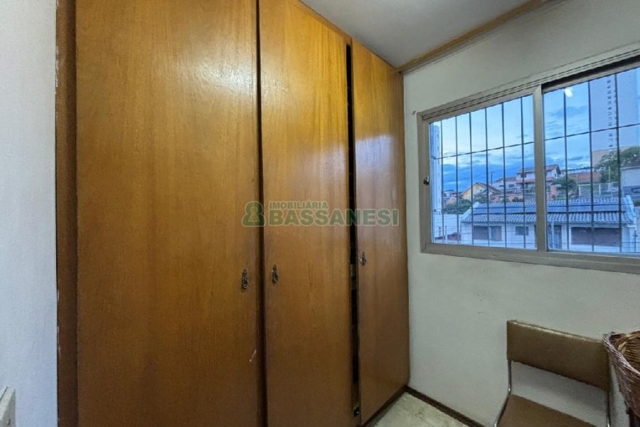 Apto Mobiliado com 136m², 3 dormitórios, 1 vaga, no bairro Exposição em Caxias do Sul para Comprar