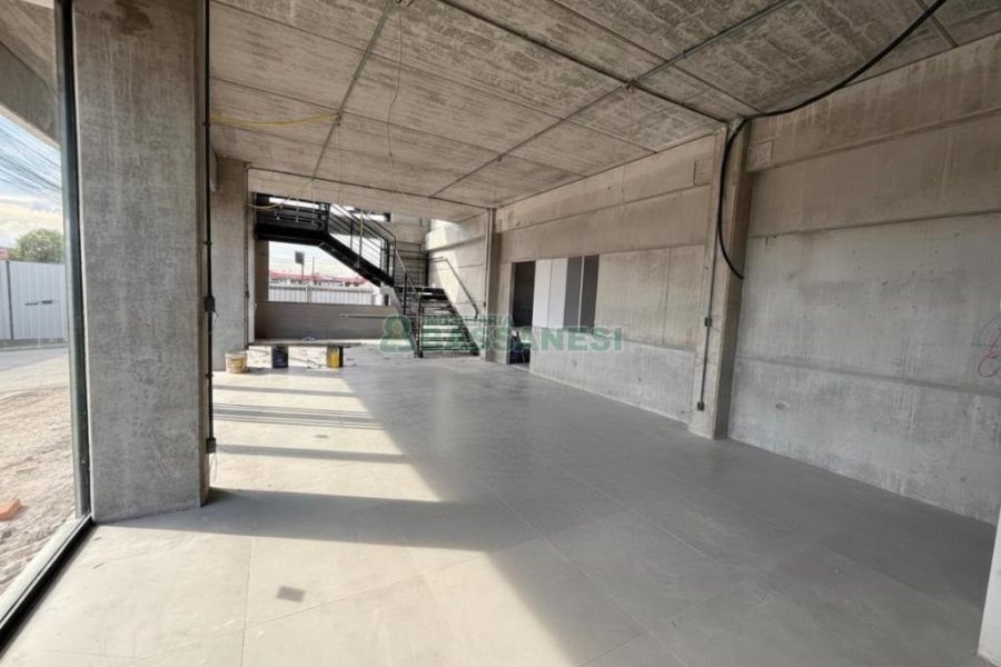 Pavilhão com 1347m², no bairro Desvio Rizzo em Caxias do Sul para Alugar