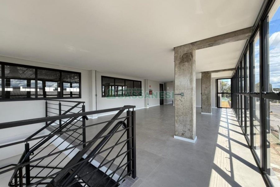 Pavilhão com 1347m², no bairro Desvio Rizzo em Caxias do Sul para Alugar