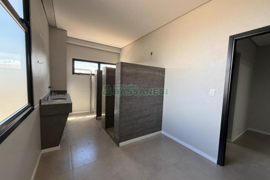 Pavilhão com 1347m², no bairro Desvio Rizzo em Caxias do Sul para Alugar