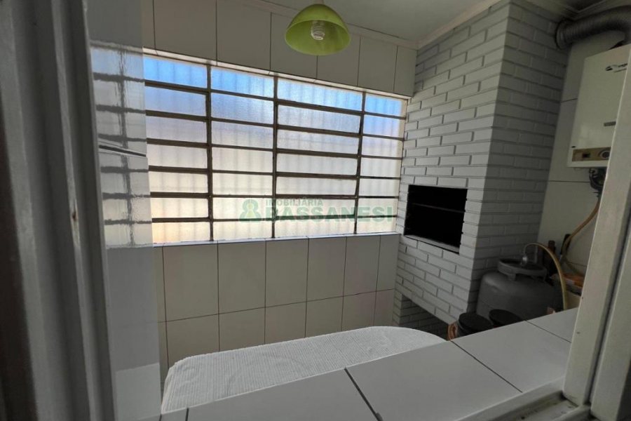 Casa com 120m², 3 dormitórios, 3 vagas, no bairro Floresta em Caxias do Sul para Comprar