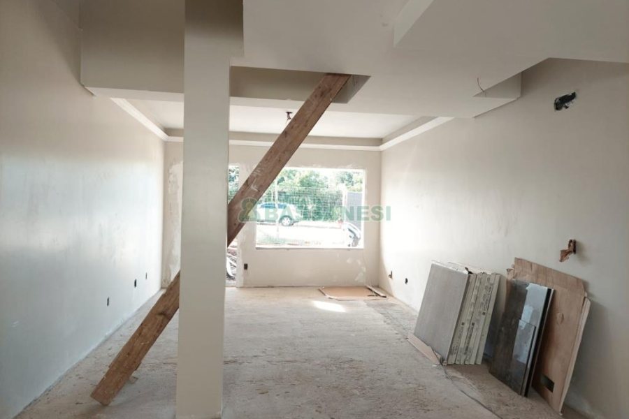 Sobrado com 140m², 3 dormitórios, 1 vaga, no bairro Vila Verde em Caxias do Sul para Comprar