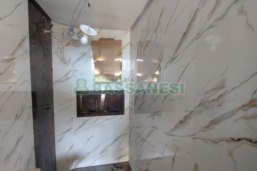 Sobrado com 140m², 3 dormitórios, 1 vaga, no bairro Vila Verde em Caxias do Sul para Comprar