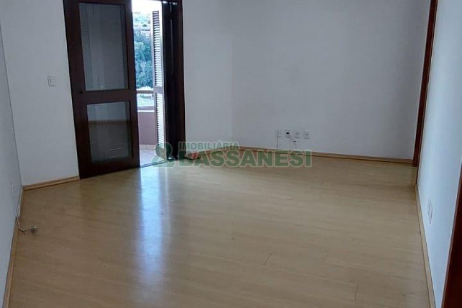 Apartamento com 97m², 3 dormitórios, 1 vaga, no bairro Universitário em Caxias do Sul para Alugar