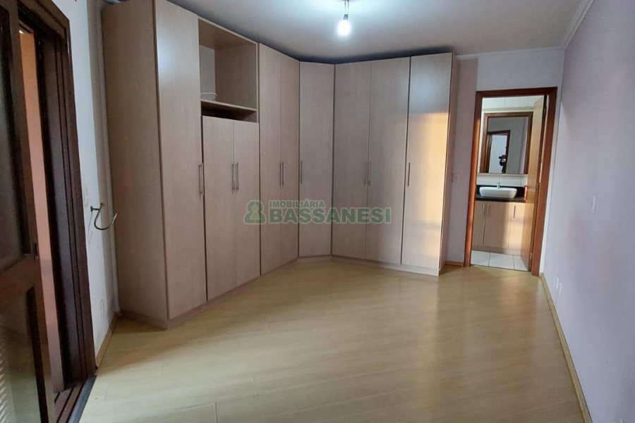 Apartamento com 97m², 3 dormitórios, 1 vaga, no bairro Universitário em Caxias do Sul para Alugar