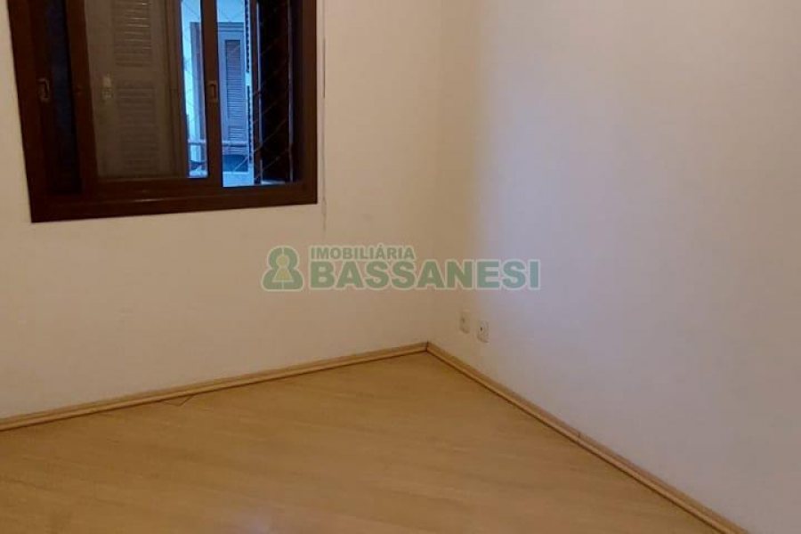 Apartamento com 97m², 3 dormitórios, 1 vaga, no bairro Universitário em Caxias do Sul para Alugar