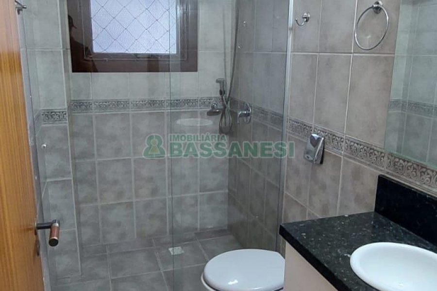 Apartamento com 97m², 3 dormitórios, 1 vaga, no bairro Universitário em Caxias do Sul para Alugar