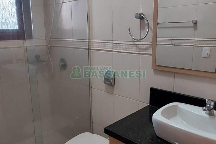 Apartamento com 97m², 3 dormitórios, 1 vaga, no bairro Universitário em Caxias do Sul para Alugar
