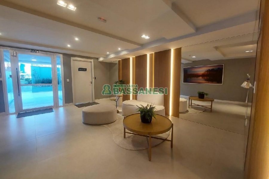 Apto Mobiliado com 55m², 2 dormitórios, 1 vaga, no bairro De Lazzer em Caxias do Sul para Alugar