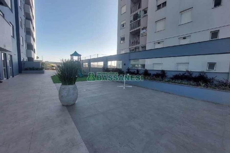 Apto Mobiliado com 55m², 2 dormitórios, 1 vaga, no bairro De Lazzer em Caxias do Sul para Alugar
