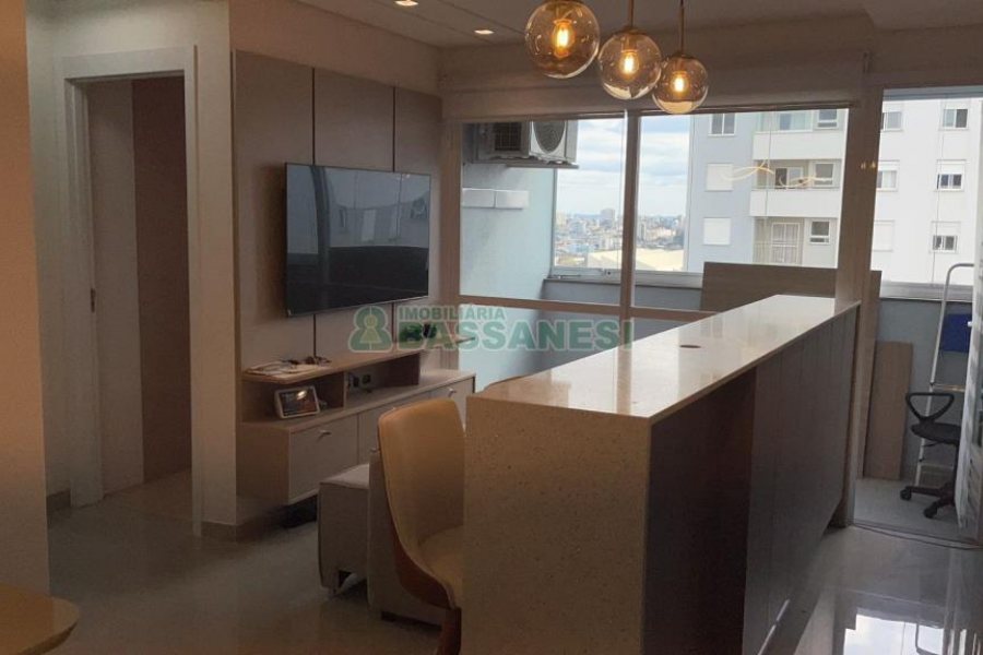 Apto Mobiliado com 55m², 2 dormitórios, 1 vaga, no bairro De Lazzer em Caxias do Sul para Alugar