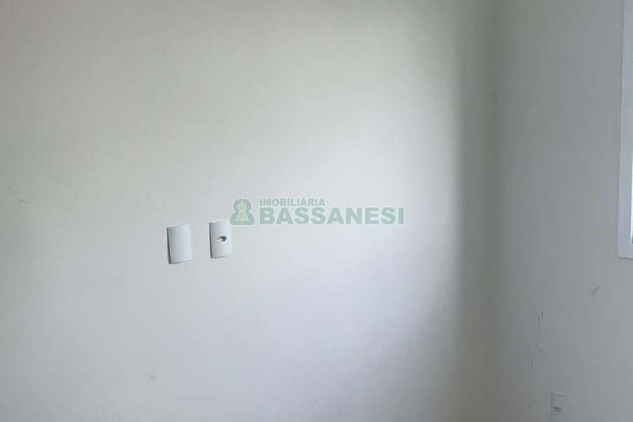 Apto Mobiliado com 55m², 2 dormitórios, 1 vaga, no bairro De Lazzer em Caxias do Sul para Alugar