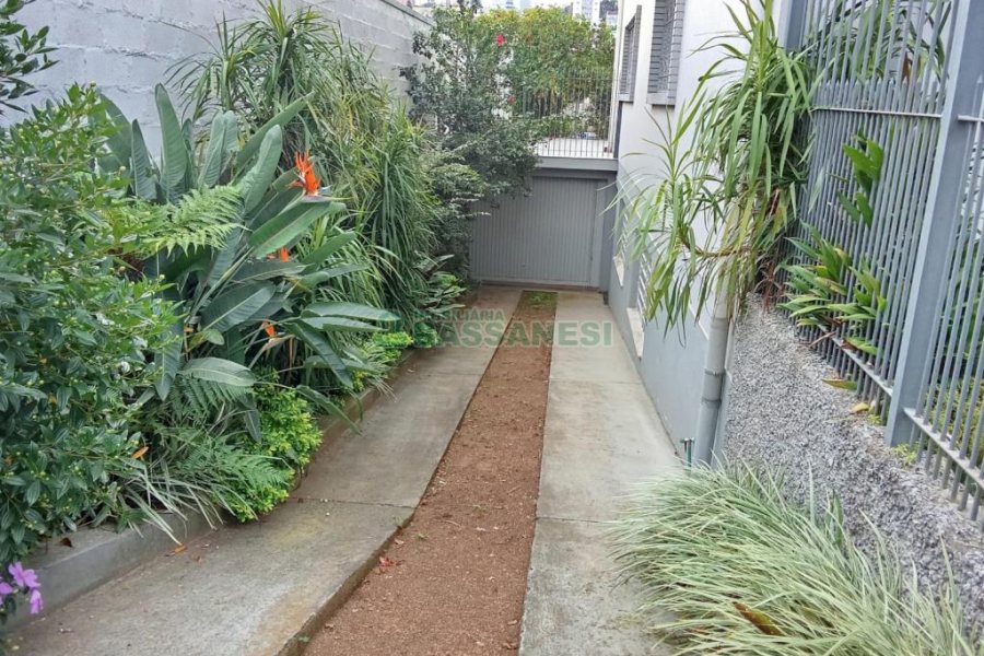 Loja com 120m², 2 vagas, no bairro Vila Verde em Caxias do Sul para Alugar