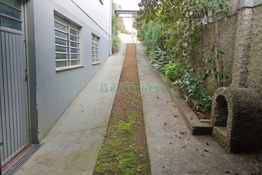 Loja com 120m², 2 vagas, no bairro Vila Verde em Caxias do Sul para Alugar